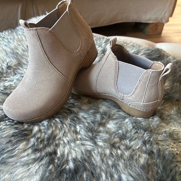 Becka Ankle Boot - Picture 5 of 9